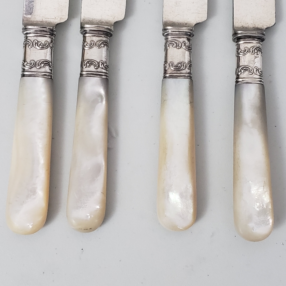 Landers, Frary & Clark Set of Mother-of-Pearl Handle Knives - 8 Pieces - Picture 5 of 16